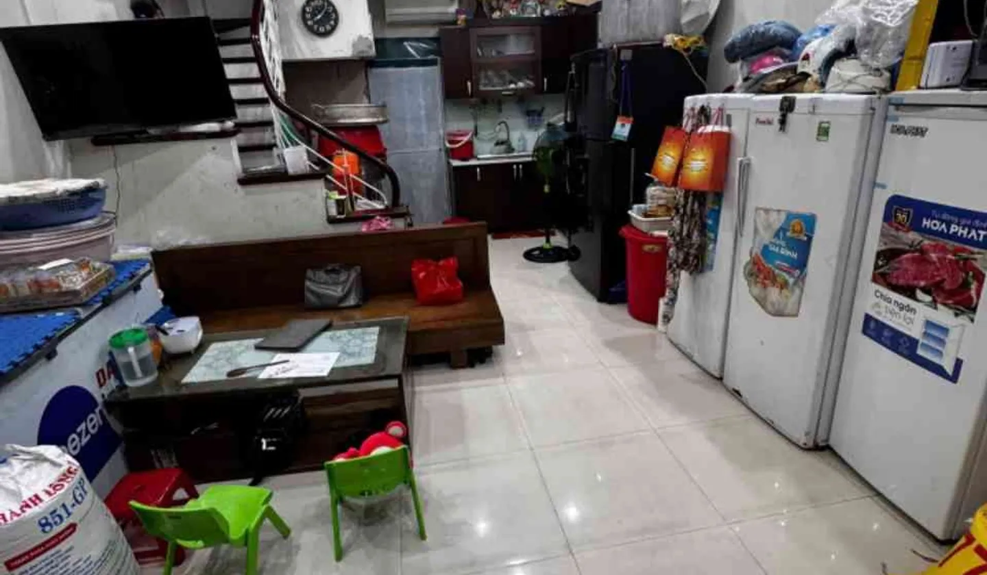 Bán nhà riêng 5 tầng ở Phường Bồ Đề, Hà Nội với ô tô đỗ cửa và hai thoáng... Bán nhà riêng tại Bồ Đề, Hà Nội 01