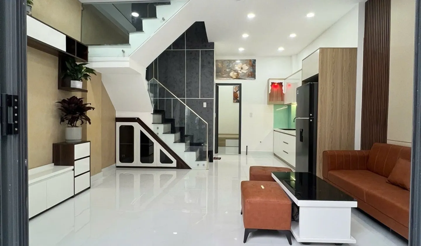 Nhà 2 tầng đẹp full nội thất cao cấp, sát chợ Phú Lâm, giá tốt đáng sở hữu... Bán nhà riêng tại Phú Lâm, Hồ Chí Minh 01