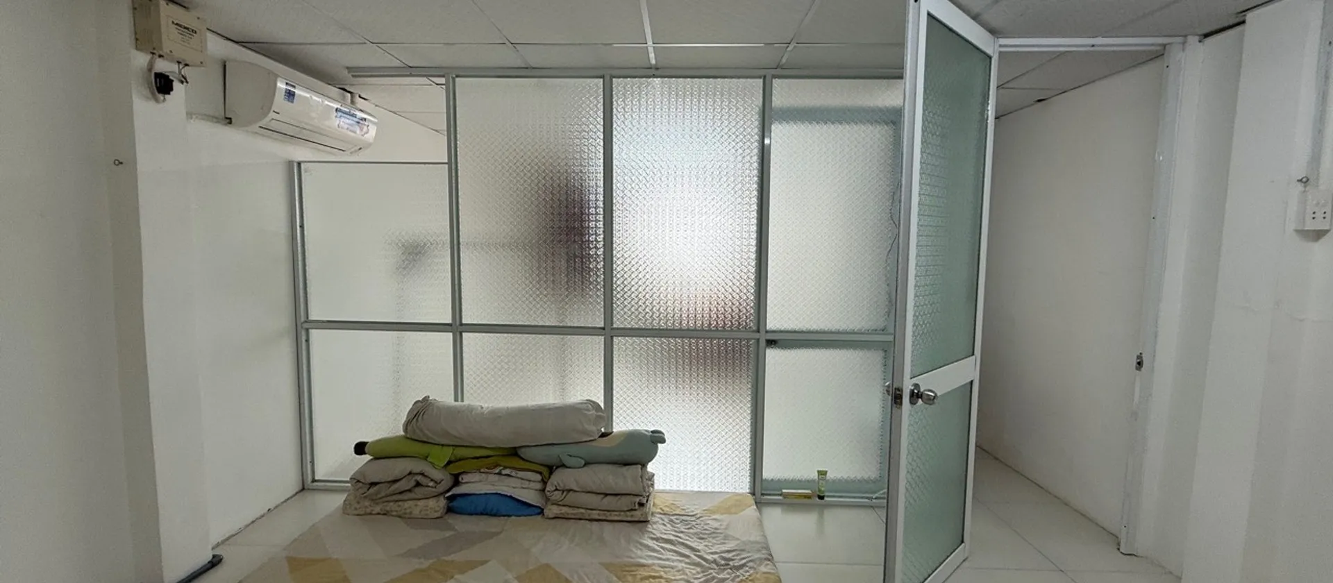 Nhà riêng 2 tầng - 28.2m² - Hoàng Bật Đạt - 3.35 tỷ VNĐ... Bán nhà riêng tại Tân Sơn, Hồ Chí Minh 01