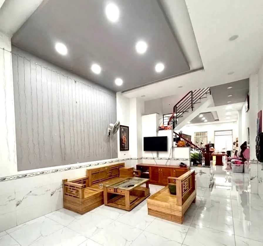 Nhỉnh 6 tỷ nhà mới xây đẹp lung linh gần BX Miền Tây,DT (74M²)3 tầng,ôtô ngủ nhà(KK1309).... Bán nhà riêng tại An Lạc, Hồ Chí Minh 01