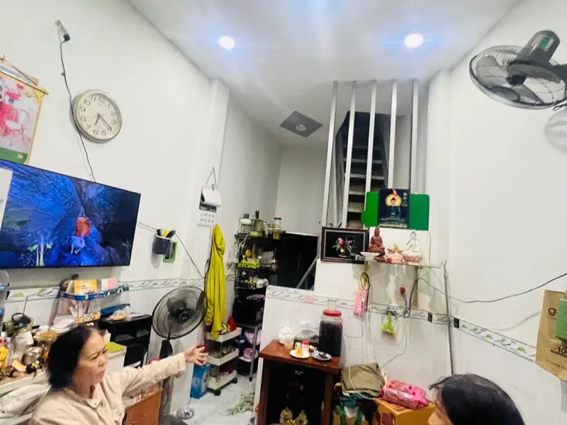 Nhà góc 2 tầng giá hời gần chợ Bùi Văn Ngữ... Bán nhà riêng tại Tân Thới Hiệp, Hồ Chí Minh 01
