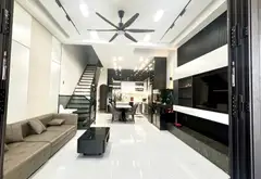 👀 CÓ GÌ ĐÓ KHÁ LẠ Ở CĂN NHÀ 9,x TỶ NÀY…... Bán nhà mặt phố tại Cẩm Lệ, Đà Nẵng 01