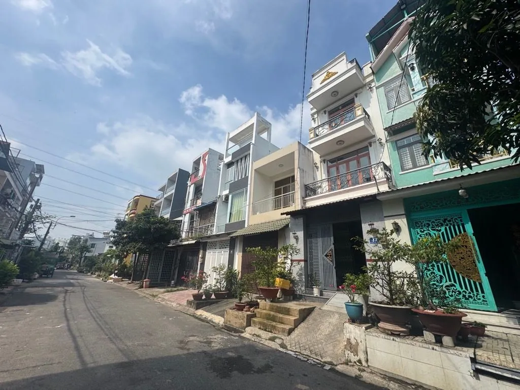 Bán nhà mặt phố 4 tầng tại phường An Lạc, Hồ Chí Minh giá 7,1 tỷ... Bán nhà mặt phố tại An Lạc, Hồ Chí Minh 01