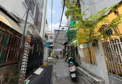Nhà Nát - Bán Đất- Cách mặt tiền 1 căn 😍... Bán nhà riêng tại Tân Phú, Hồ Chí Minh 02