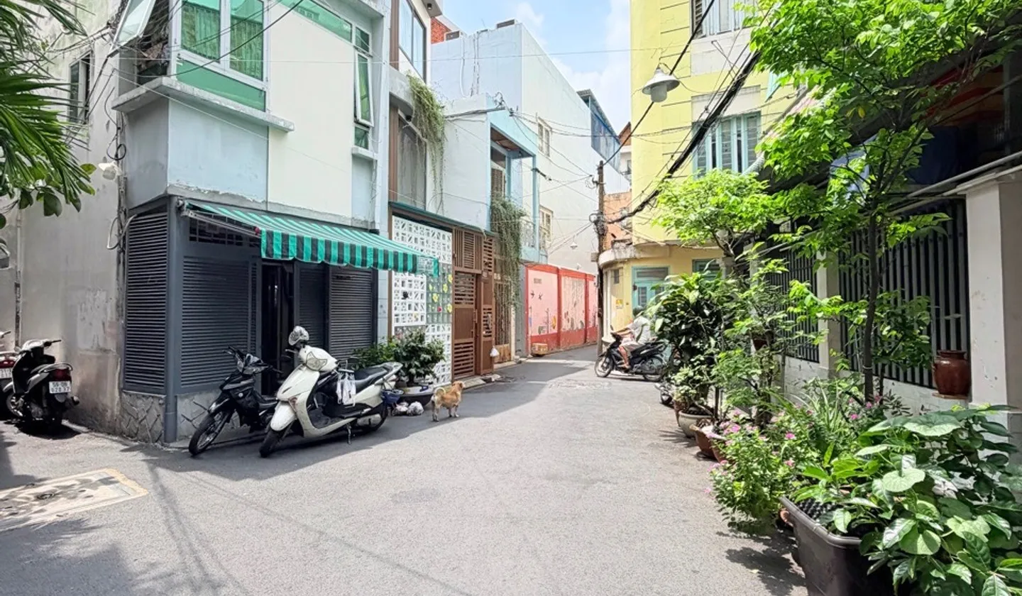 Nhà 2 tầng tuyệt đẹp gần sân bay, full nội thất tặng ngay... Bán nhà riêng tại Tân Sơn Hòa, Hồ Chí Minh 01