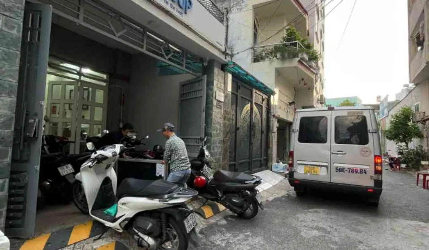 Bán nhà riêng 4 tầng diện tích 70m2 tại phường Nguyễn Kiệm, giá 9.3 tỷ đồng... Bán nhà riêng tại Hạnh Thông, Hồ Chí Minh 01