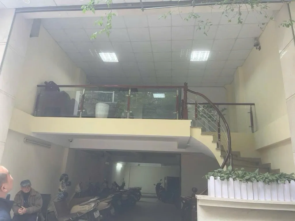 Bán nhà phố 9 tầng hướng tại khu vực Linh Đàm, diện tích 90m², phù hợp kinh doanh và văn phòng... Bán nhà mặt phố tại Định Công, Hà Nội 01