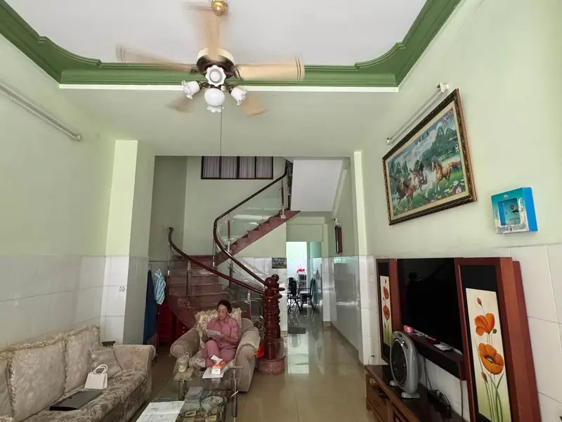 Nhà mặt phố 4 tầng rộng rãi tại Minh Phụng, Hồ Chí Minh... Bán nhà mặt phố tại Minh Phụng, Hồ Chí Minh 01