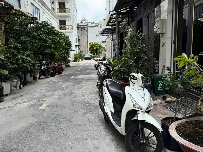 Nhà mới full nội thất, hxh né, giáp Tân Phú... Bán nhà mặt phố tại Bình Trị Đông, Hồ Chí Minh 01