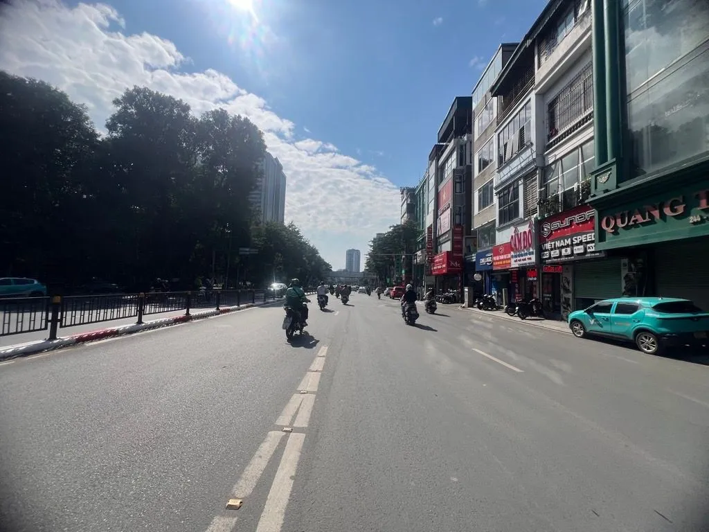 Gia đình cần bán nhà mặt phố Tây Sơn, vị trí kinh doanh đắc địa... Bán nhà mặt phố tại Đống Đa, Hà Nội 01