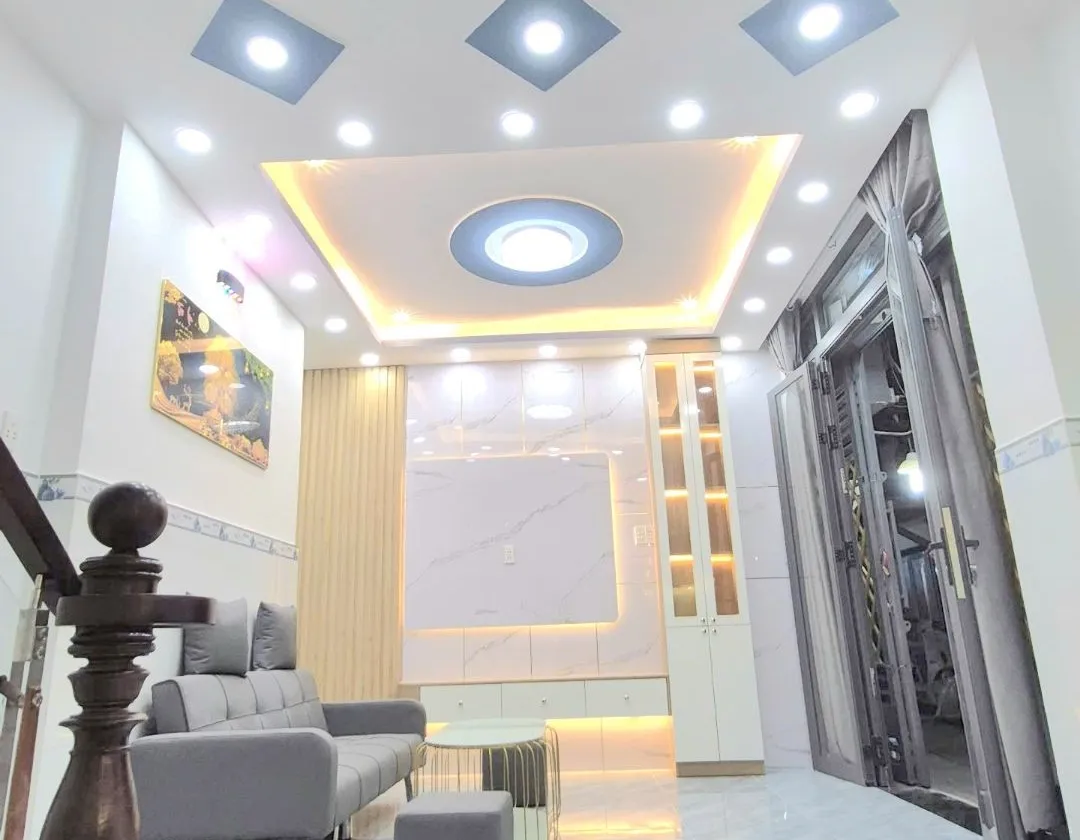 Cơ hội hiếm có sở hữu nhà 3 tầng vị trí đẹp tại phường Chánh Hưng... Bán nhà riêng tại Chánh Hưng, Hồ Chí Minh 01