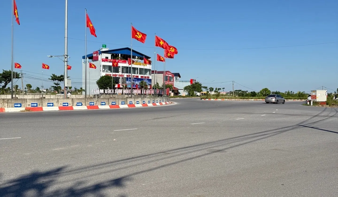 Đất Vàng Kinh Doanh Sầm Uất Tại Phù Cừ... Bán đất tại Quang Hưng, Hưng Yên 01
