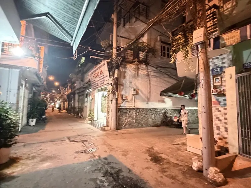 Nhà 2 tầng giáp Nguyễn Sơn - Văn Cao, 30m2 chỉ 2.x Tỷ. 3x10, trệt lầu .... Bán nhà riêng tại Bình Hưng Hòa, Hồ Chí Minh 01