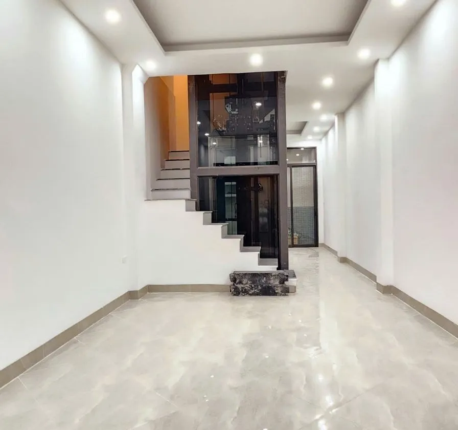 Nhà 5 tầng đẹp, thang máy, gần ô tô, giá sốc giảm ngay 400 triệu... Bán nhà riêng tại Vĩnh Tuy, Hà Nội 01