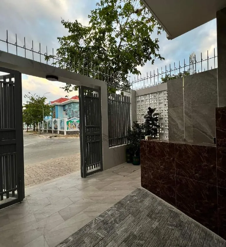 BÁN NHÀ MẶT TIỀN KDC DƯƠNG HỒNG, BÌNH HƯNG – HẦM + LỬNG + 2 LẦU + SÂN THƯỢNG, 4PN, 6WC... Bán nhà mặt phố tại Bình Hưng, Hồ Chí Minh 01