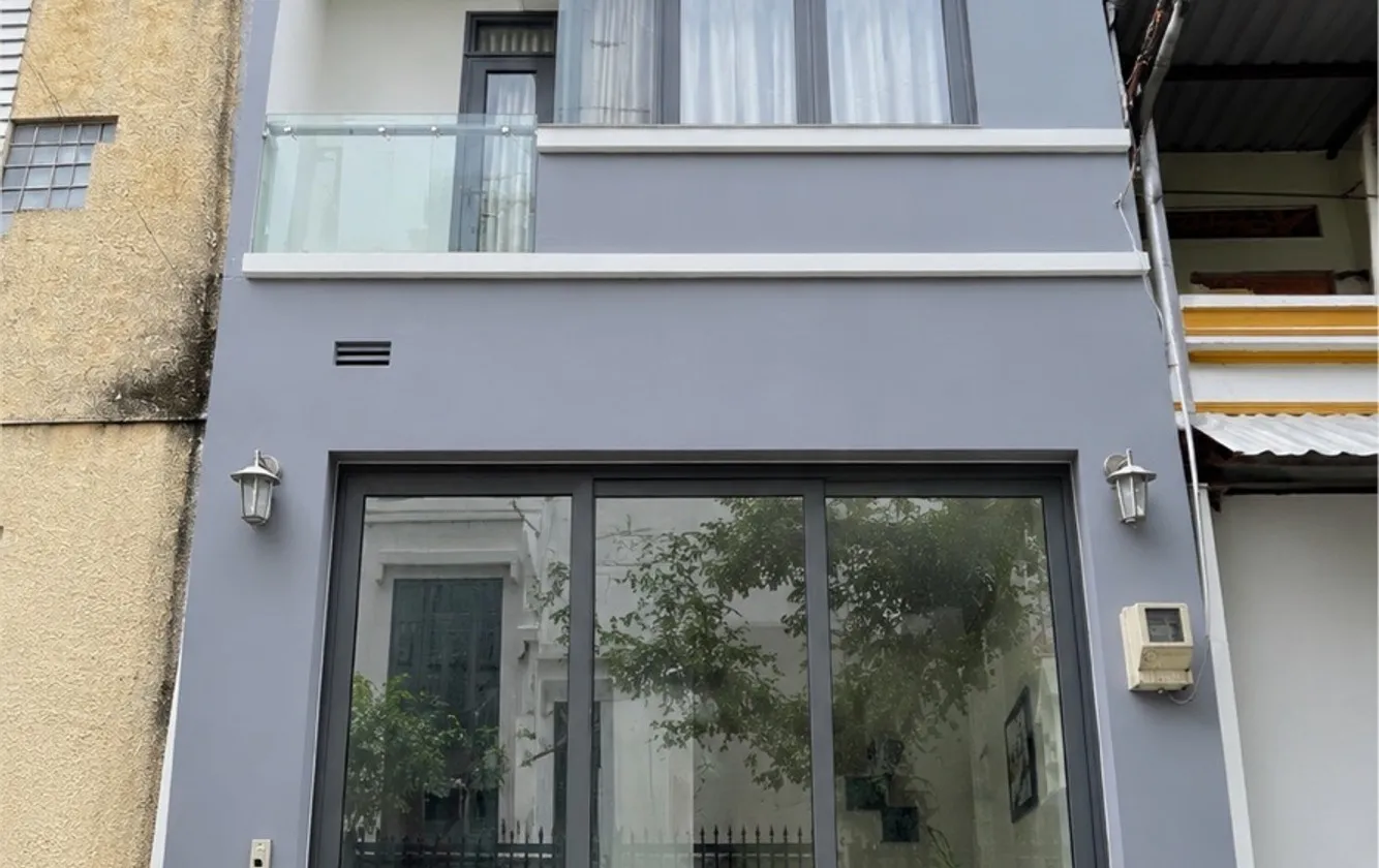 👉TÂN BÌNH-CỘNG HÒA $ 6.5 TL
👉DT: 27 M2( 5.2× 5.2)
👉hẻm xe hơi thông 👉ngay Ga T3. Khu vip toàn... Bán nhà riêng tại Tân Bình, Hồ Chí Minh 01