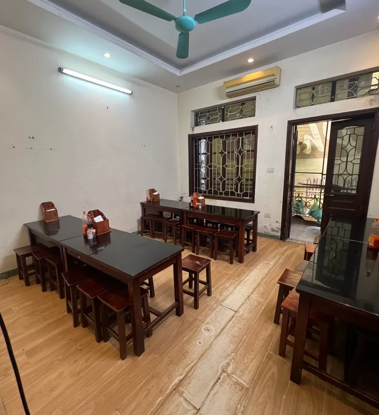 Bán nhà mặt phố Vương Thừa Vũ, 4 tầng, mặt tiền 4.4m, giá 23 tỷ, vỉa hè, kinh doanh sầm uất.... Bán nhà mặt phố tại Khương Đình, Hà Nội 01