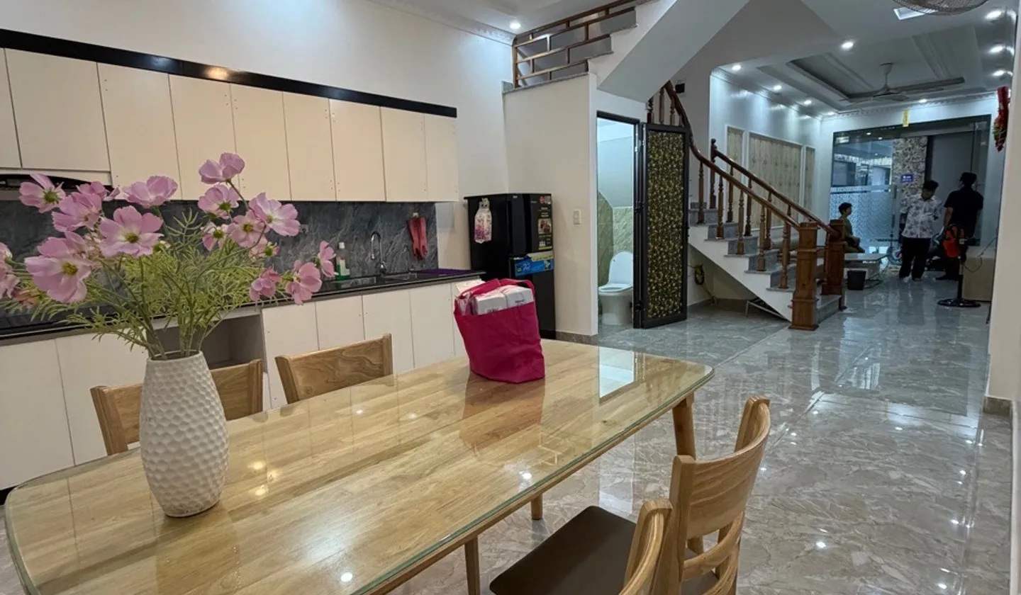 🔥 RẺ – HIẾM – RỘNG – 3 BƯỚC RA MẶT PHỐ - LÔ GÓC 3 MẶT THOÁNG.

📍 Vị trí cực đẹp, sát ngã... Bán nhà riêng tại Hải An, Hải Phòng 01