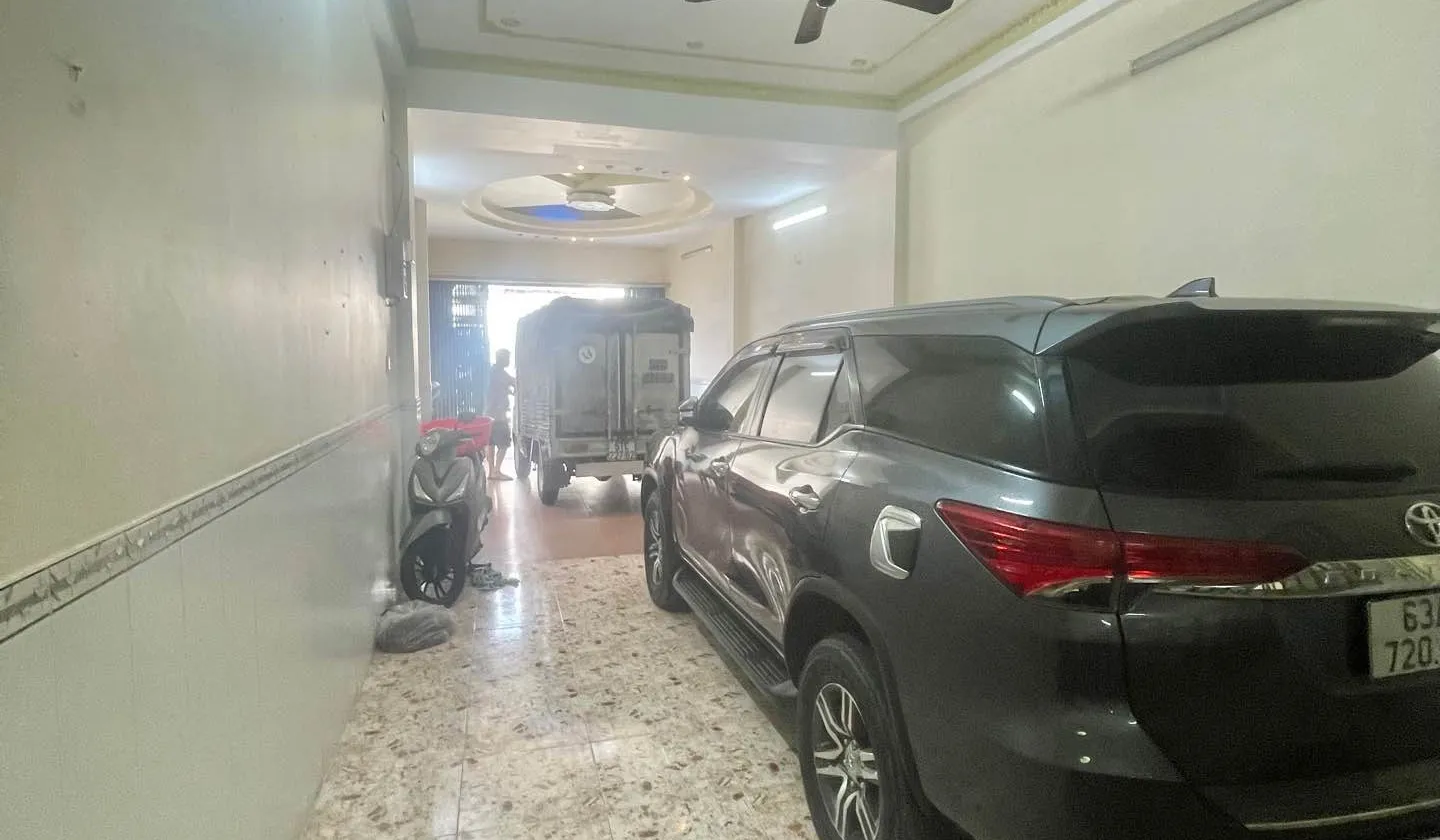 Bán nhà mặt phố quận 8, diện tích 124.2m2, giá 10.8 tỷ đồng, mặt tiền 4m
VDQ8.C188... Bán nhà mặt phố tại Chánh Hưng, Hồ Chí Minh 01