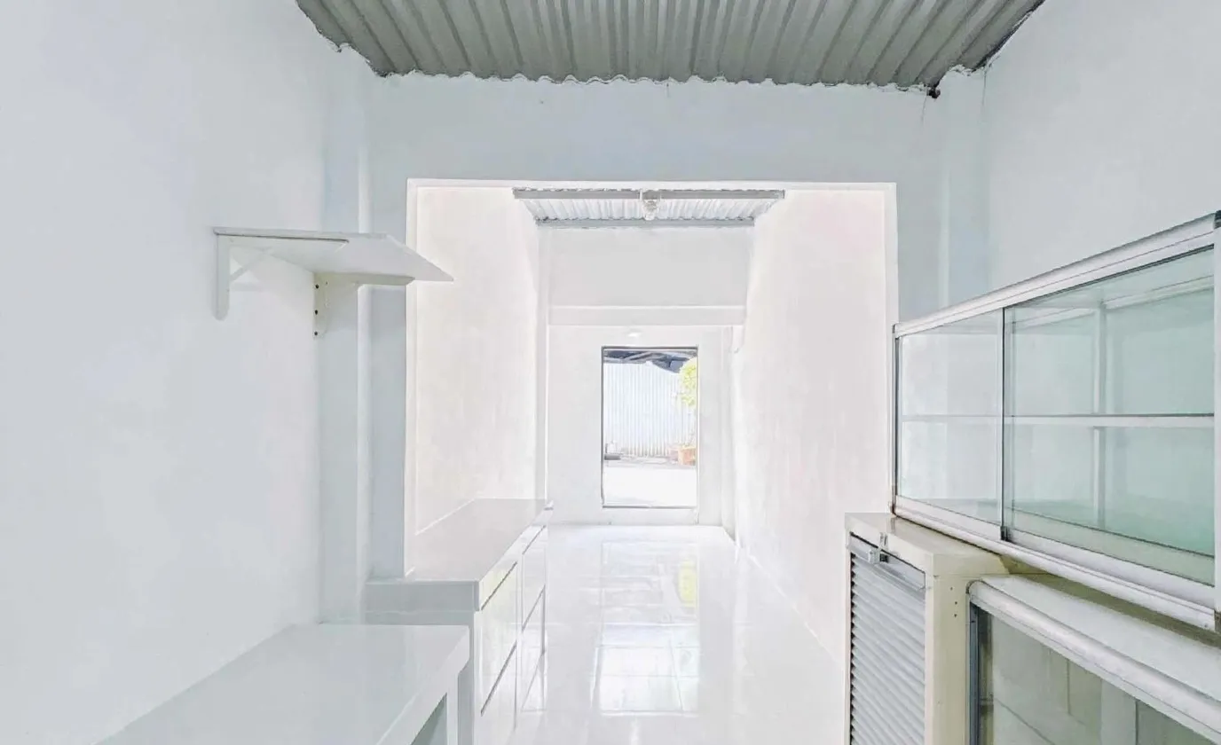 Gần Nhà thờ Xóm Chiếu - Hẻm ô tô - 92m² - Nhỉnh 7 tỷ - Nở hậu tài lộc... Bán nhà riêng tại Xóm Chiếu, Hồ Chí Minh 01