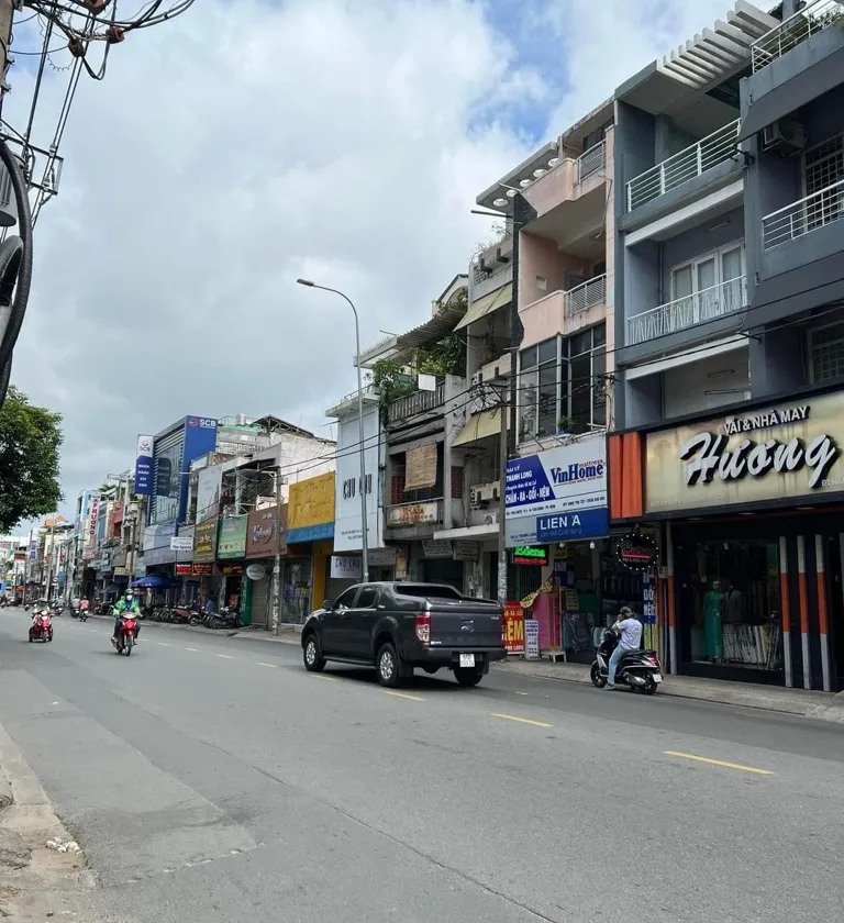 Nhà đẹp Tân Bình, 4 tầng, xe hơi đậu trong nhà... Bán nhà riêng tại Tân Sơn Nhất, Hồ Chí Minh 01