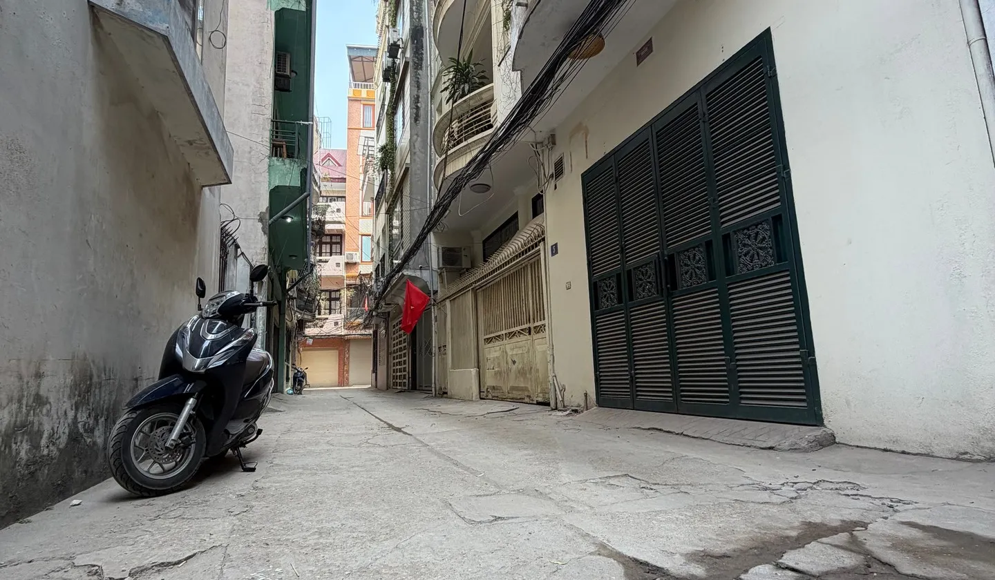 B. nhà mặt phố Nguyễn Phúc Lai, Đống Đa,HN, 60.4m², 5 tầng, mt5m, 6 ngủ, giá chào 2x tỷ... Bán nhà mặt phố tại Đống Đa, Hà Nội 01
