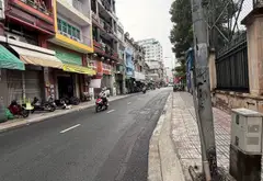 Bán nhà mặt tiền 2 tầng, diện tích 90m² tại Quận 5, TP.HCM... Bán nhà mặt phố tại Chợ Lớn, Hồ Chí Minh 05