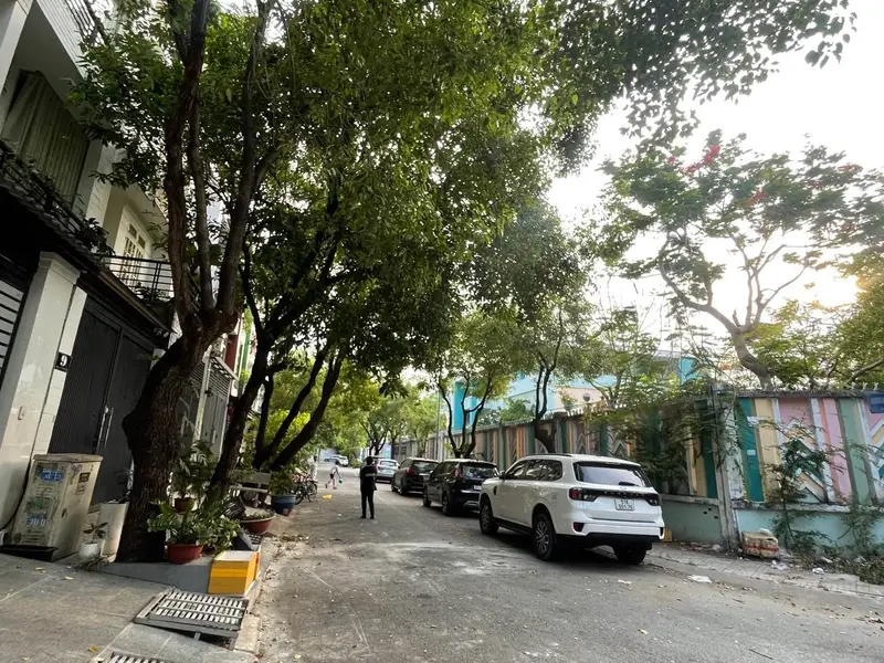 Nhà mặt phố sang trọng quận 7 với tiện nghi thang máy và không gian kinh doanh đẳng cấp... Bán nhà mặt phố tại Tân Hưng, Hồ Chí Minh 01