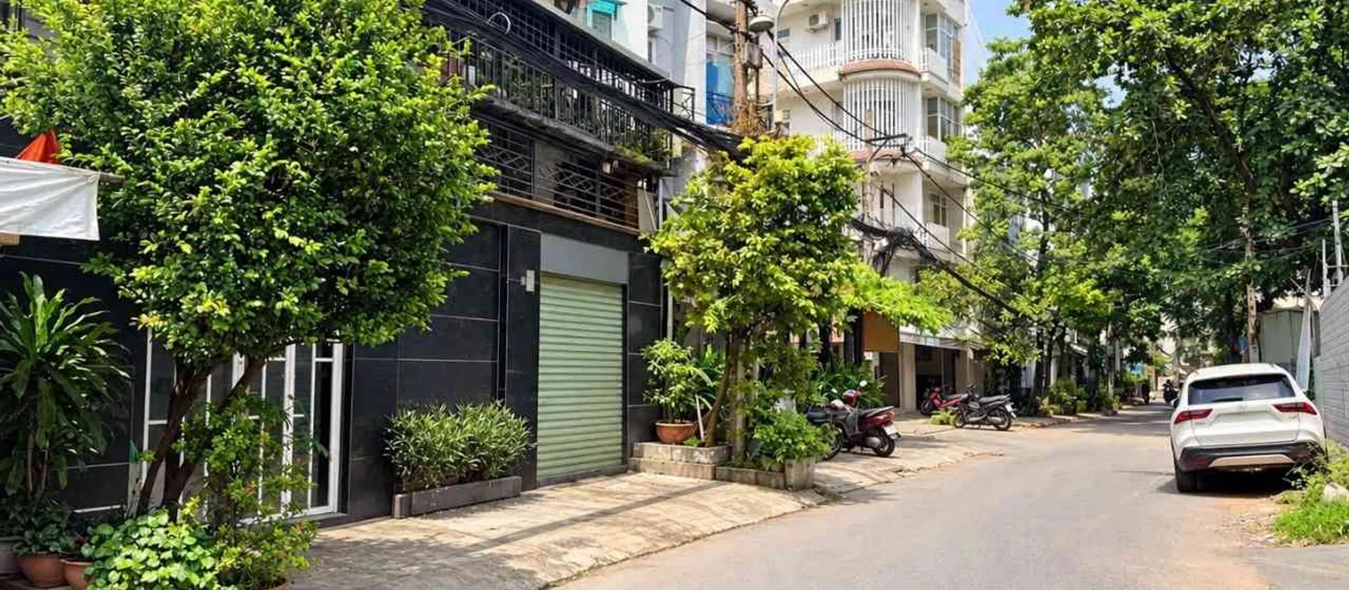 KHU VIP THÀNH THÁI Q10 • HẺM XE TẢI VÀO NHÀ • 4 TẦNG MỚI CỨNG... Bán nhà riêng tại Diên Hồng, Hồ Chí Minh 01