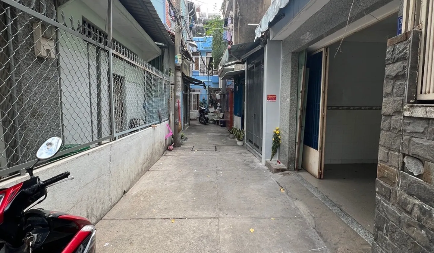 Bán nhà 2 tầng 46m2, 3PN, hướng Tây Bắc tại Quận 8... Bán nhà riêng tại Chánh Hưng, Hồ Chí Minh 01