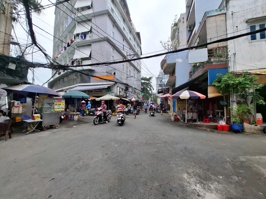 Đất trung tâm Tân Bình ngay vòng xoay, hẻm xe hơi riêng... Bán đất tại Tân Hòa, Hồ Chí Minh 01