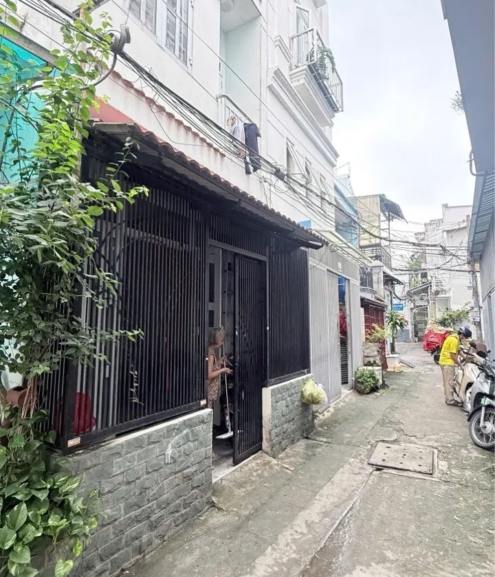 Bán nhà riêng 3 tầng 4 phòng ngủ tại phường Tân Hưng, Hồ Chí Minh... Bán nhà riêng tại Tân Hưng, Hồ Chí Minh 01