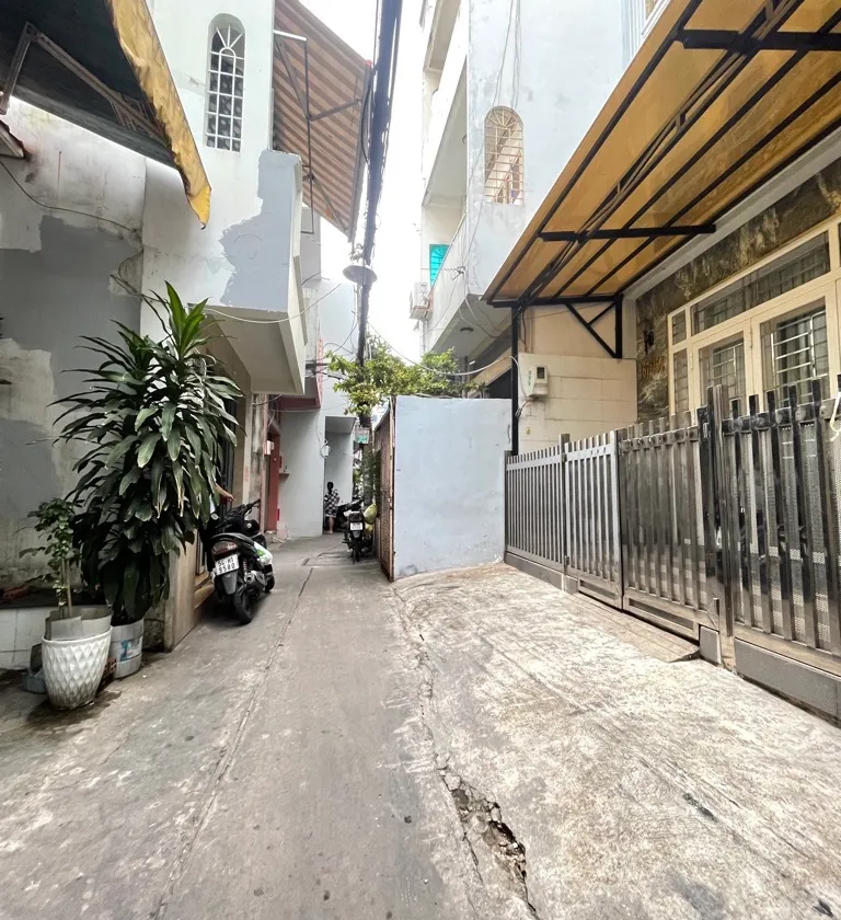 NHÀ 3 TẦNG LÊ ĐẠI HÀNH Q11, SÁT VÒNG XOAY LÊ ĐẠI HÀNH, GIÁ NHỈNH 4 TỶ... Bán nhà riêng tại Phú Thọ, Hồ Chí Minh 01