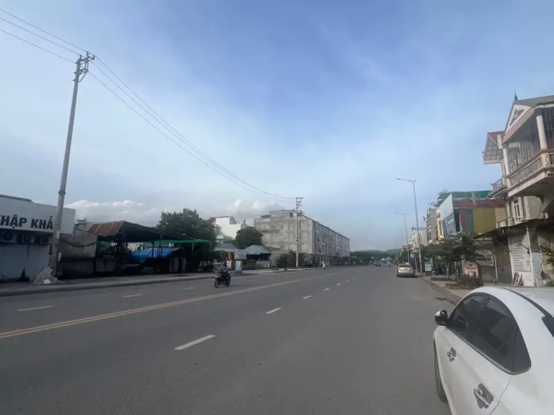 CHỦ CẦN TC BÁN GẤP NHÀ 5 TẦNG THIẾT KẾ CỰC ĐẸP CAO XANH... Bán nhà mặt phố tại Cao Xanh, Quảng Ninh 01