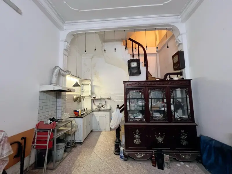 Khu phân lô, ô tô tránh, 5,8 t.y, mặt tiền rộng,... Bán nhà riêng tại Vĩnh Tuy, Hà Nội 01