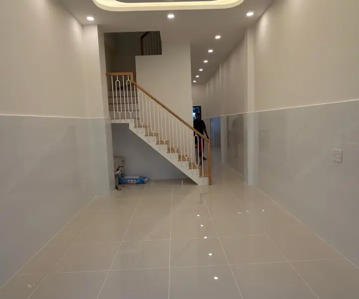 Nhà 2 tầng hiện đại, ban công rộng ở Tân Phú... Bán nhà riêng tại Tân Phú, Hồ Chí Minh 01