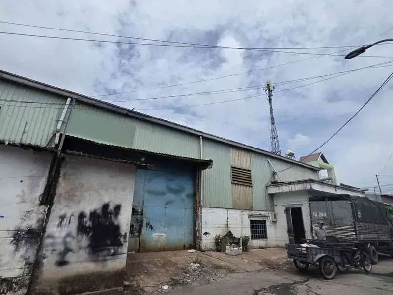 Bán nhà nát ngay Nguyễn Thị Tú, Bình Tân, 106m2, ngang 5m, đường 12m, chỉ nhỉnh 4 tỷ... Bán nhà riêng tại Bình Tân, Hồ Chí Minh 01