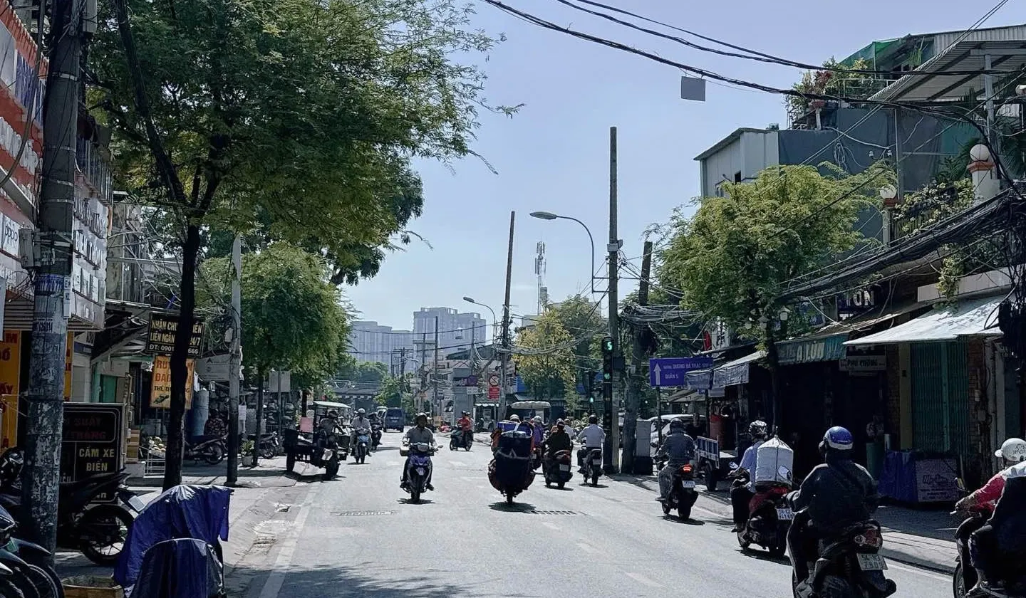 Bán nhà mặt tiền 4 tầng tại Phường 3, Quận 8, ngay Cầu Chữ Y, 4x20, 80m2, giá 16,8 tỷ... Bán nhà mặt phố tại Chánh Hưng, Hồ Chí Minh 01