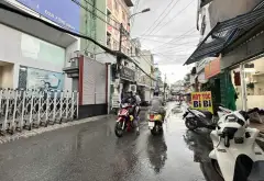 NHÀ PHỐ NGUYỄN DU – 2 BAN CÔNG THOÁNG MÁT – SỔ HỒNG RIÊNG – GIÁ 4,95 TỶ... Bán nhà riêng tại Hạnh Thông, Hồ Chí Minh 02