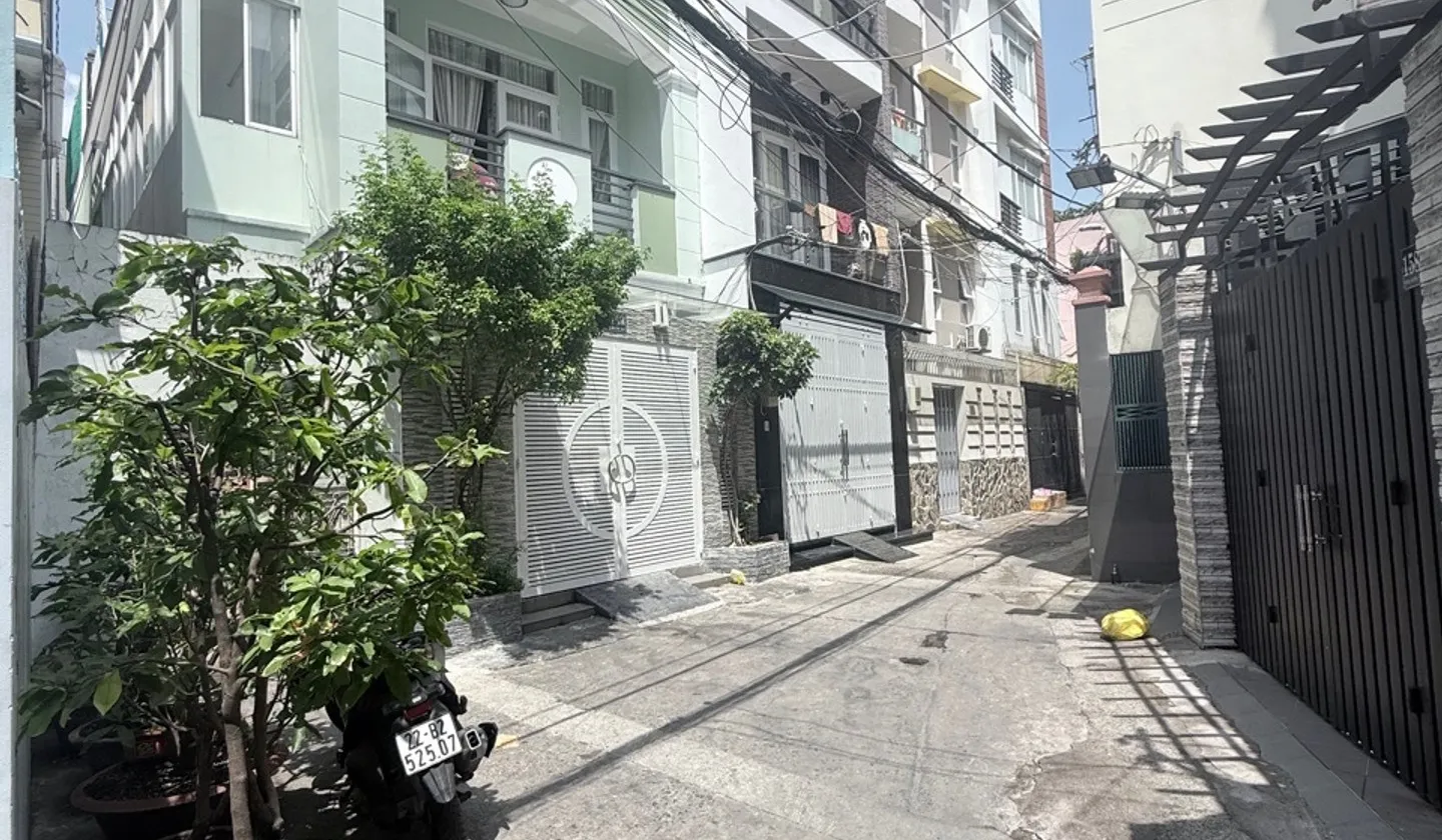 Nhà nhỏ xinh gần mặt tiền Hòa Hưng, thuận tiện mọi hướng... Bán nhà riêng tại Hòa Hưng, Hồ Chí Minh 01