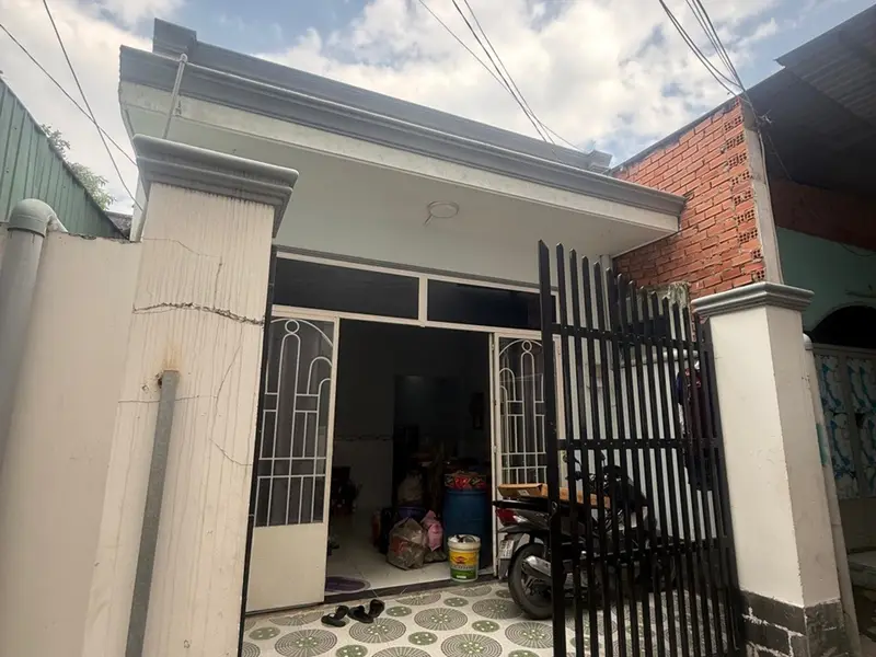 Nhà cấp 4 siêu xinh, hẻm ô tô, giá cực tốt tại quận 2... Bán nhà riêng tại Long Trường, Hồ Chí Minh 01