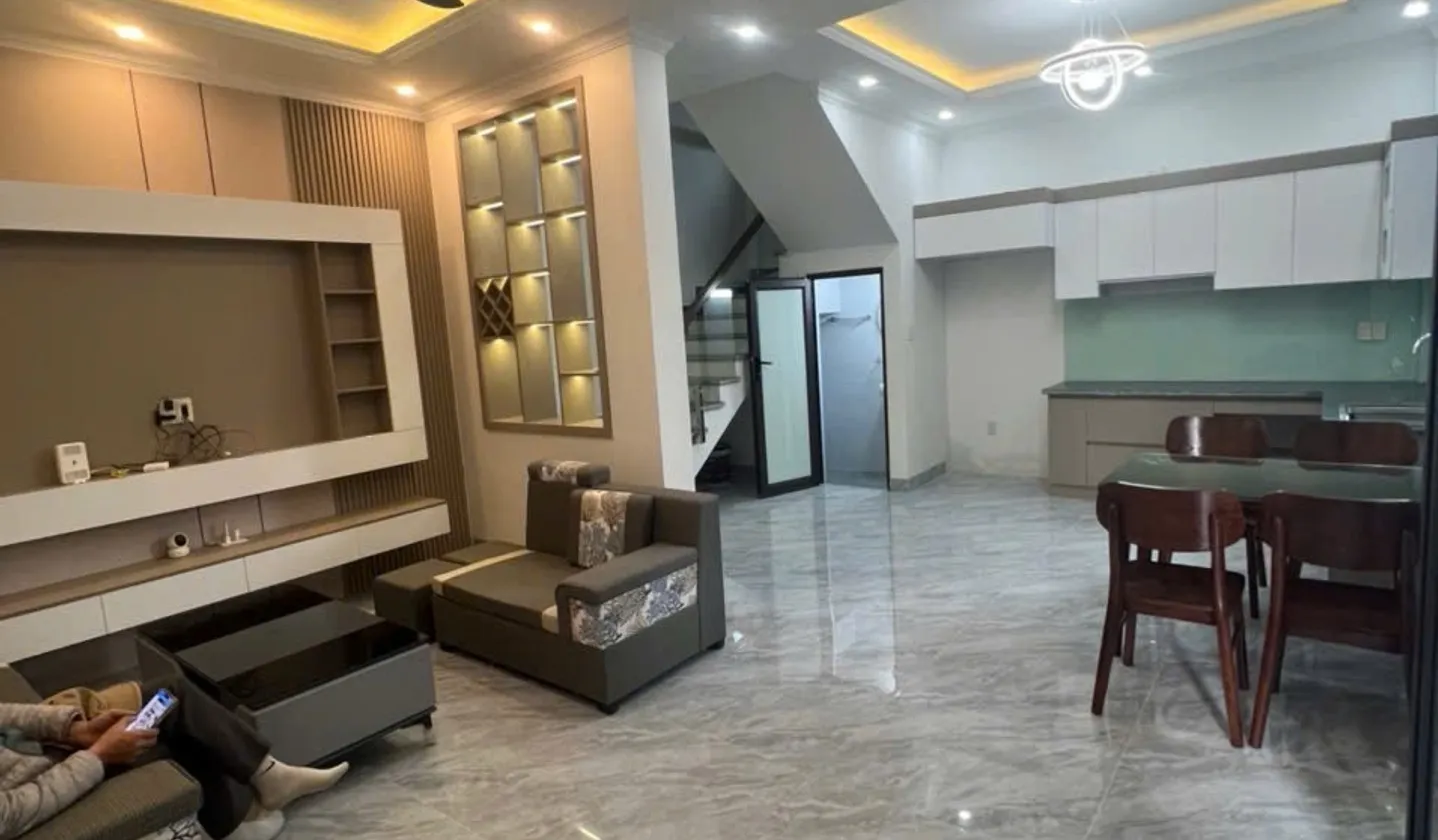 Nhà riêng xây mới nằm tại khu dân cư Đông Hòa với lô góc hướng Nam và Đông Nam thoáng mát... Bán nhà riêng tại Kiến An, Hải Phòng 01