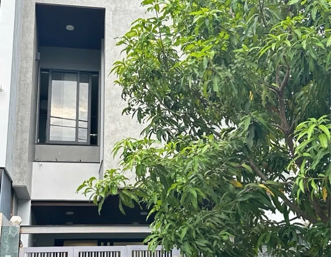 Nhà phố 3 tầng hiện đại ngay KĐT Hòa Xuân, tiện nghi chuẩn sống xanh... Bán nhà mặt phố tại Hòa Xuân, Đà Nẵng 01