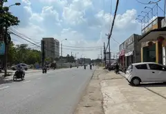 Mô Tả:

Diện Tích trên sổ 86.9m full thổ cư
Mặt Tiền 5.5m và Mặt Hậu 6.4m
Đất lô góc, đường... Bán đất tại Sóc Sơn, Hà Nội 04
