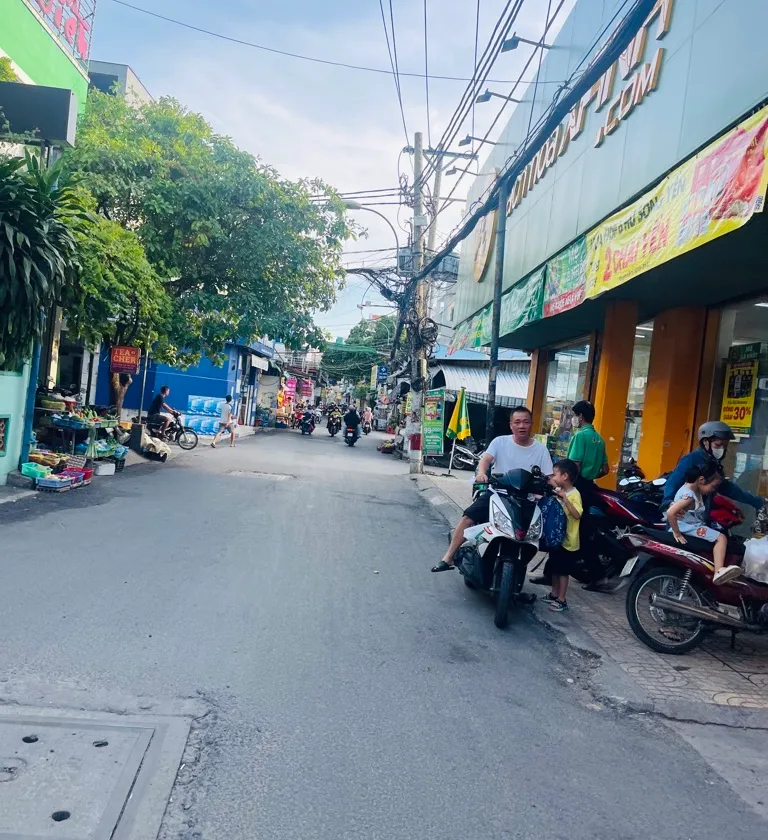 Bán nhà riêng 2 tầng, 5 phòng ngủ tại phường với vị trí thuận tiện... Bán nhà riêng tại Thông Tây Hội, Hồ Chí Minh 01