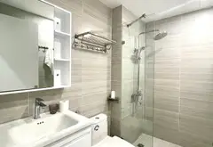 Nhà 3 tầng 4 phòng ngủ tại Phường Tây Hồ, Hà Nội với thiết kế hiện đại và ban công thoáng mát... Bán partner tại Tây Hồ, Hà Nội 06