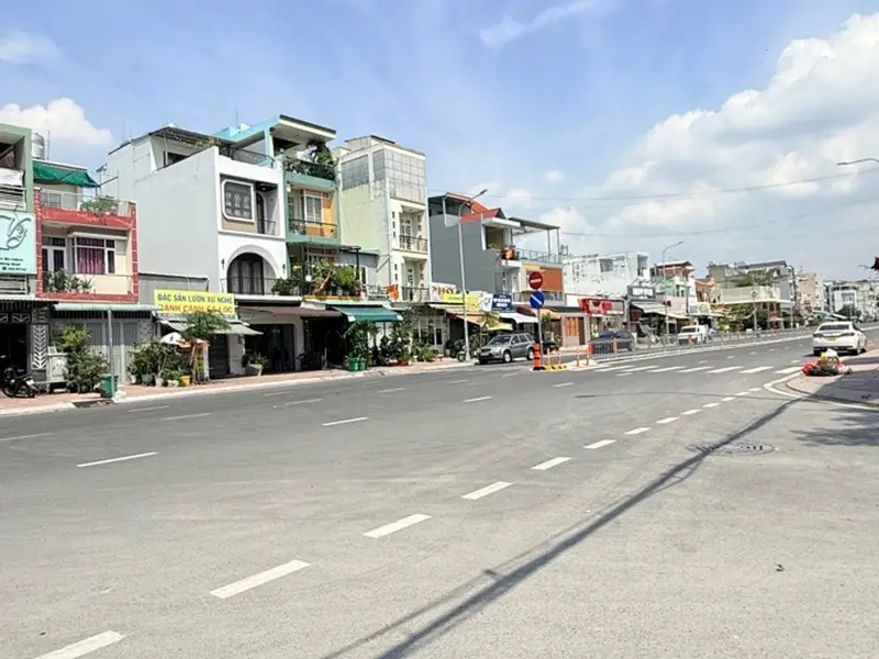 NHÀ MẶT TIỀN KDC NAM HÙNG VƯƠNG • GẦN CHỢ • GIÁ CỰC TỐT.... Bán nhà mặt phố tại An Lạc, Hồ Chí Minh 01