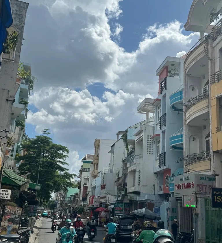 Nhà mặt phố sầm uất Quận 10, giá siêu ưu đãi... Bán nhà mặt phố tại Hòa Hưng, Hồ Chí Minh 01