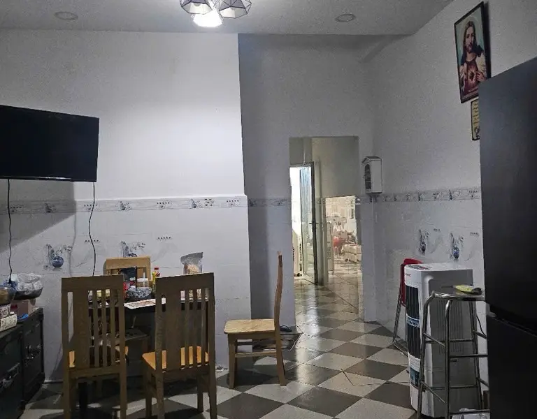 Nhà 2 tầng 110m2 hướng Đông Nam quận 10 giá 10.2 tỷ... Bán owner_side tại Hòa Hưng, Hồ Chí Minh 01