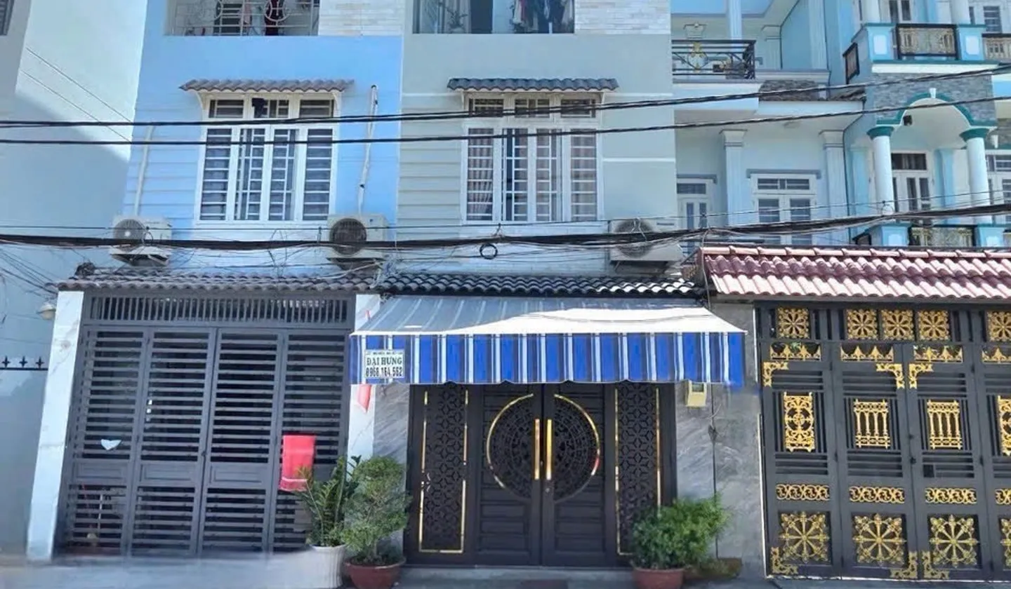 Cơ hội sở hữu nhà 3 tầng giá tốt tại Nhà Bè, hẻm ô tô tránh, dân cư sầm uất... Bán nhà riêng tại Nhà Bè, Hồ Chí Minh 01
